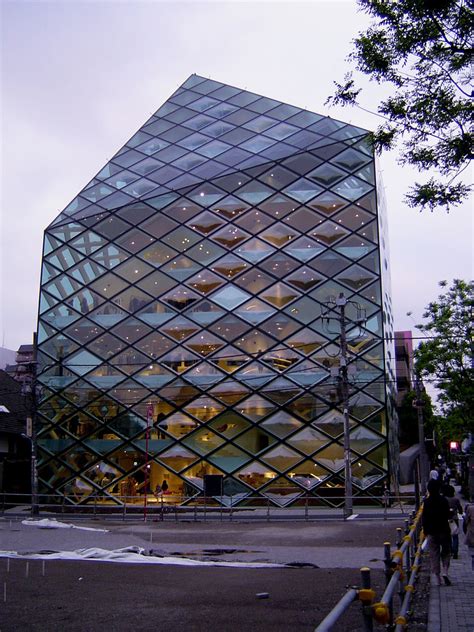 prada aoyama architect